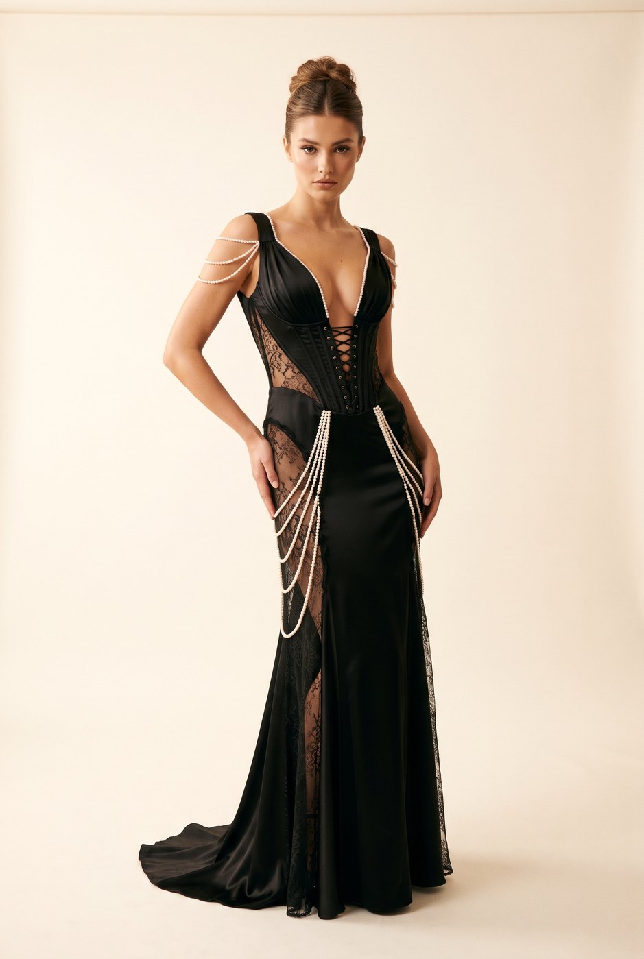 Décolleté Audacieux – frecH Couture-Abendkleid